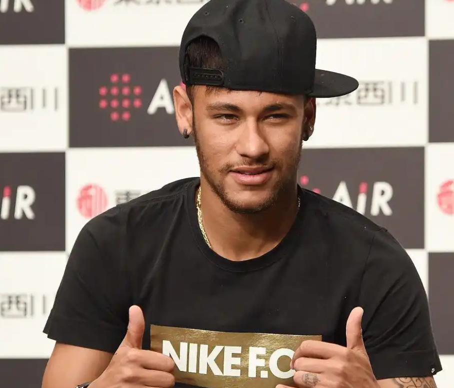 爱游戏-内马尔新星表现优异表现突出，拜仁前途光明！